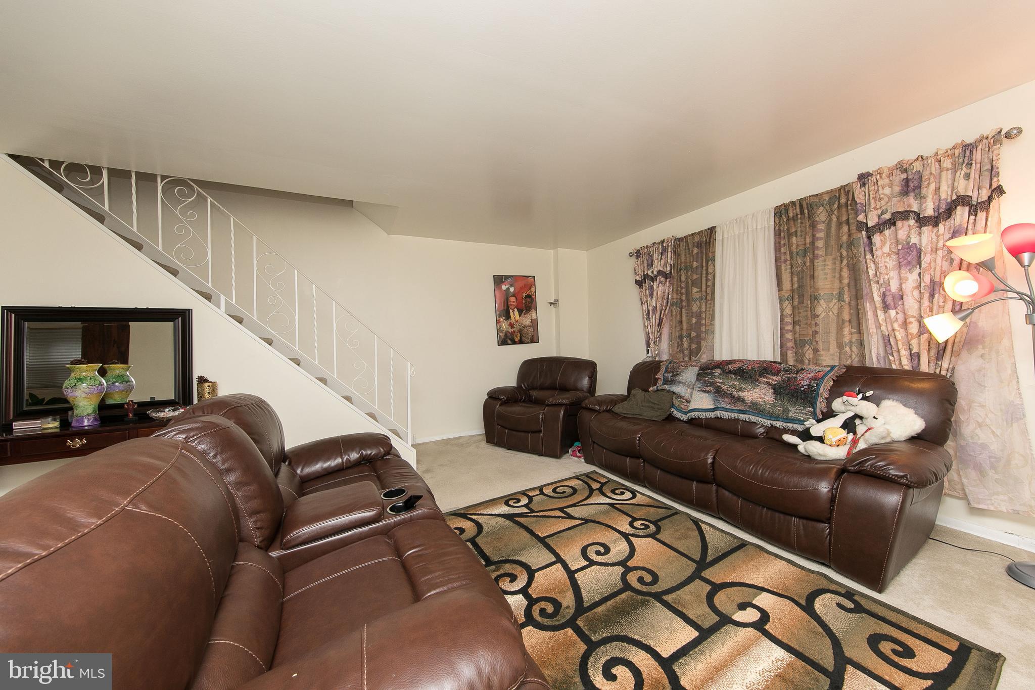 11944 Dumont Road Philadelphia, PA 19116 - Photo 22 of 22 Living Room