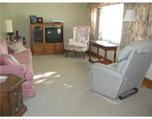 730 New Centerville Road Somerset, PA 15501 - Photo 13 of 16 Living Room.