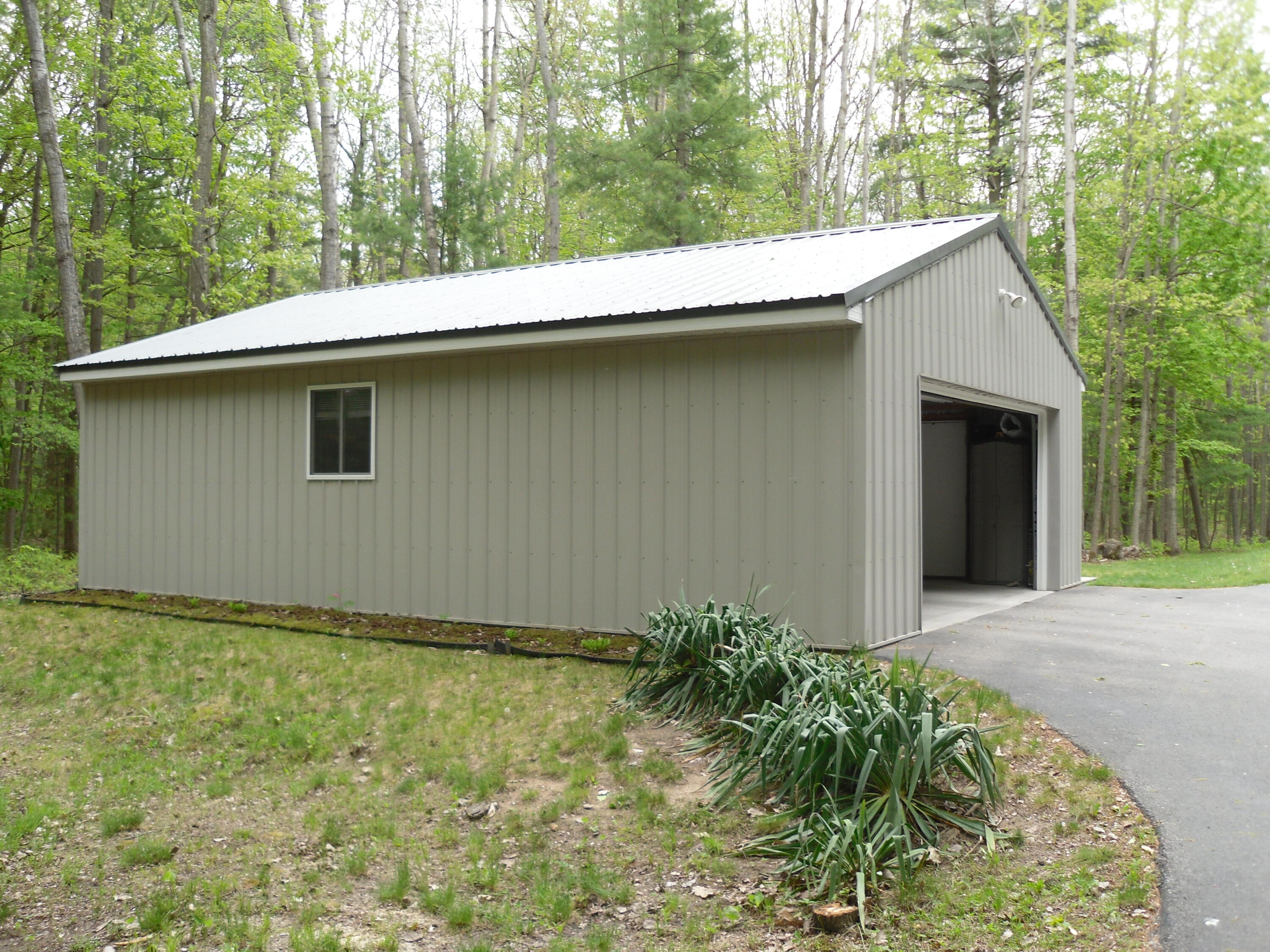 6515 Maple Road Ludington, MI 49431 - Photo 2 of 13 SAM_1008