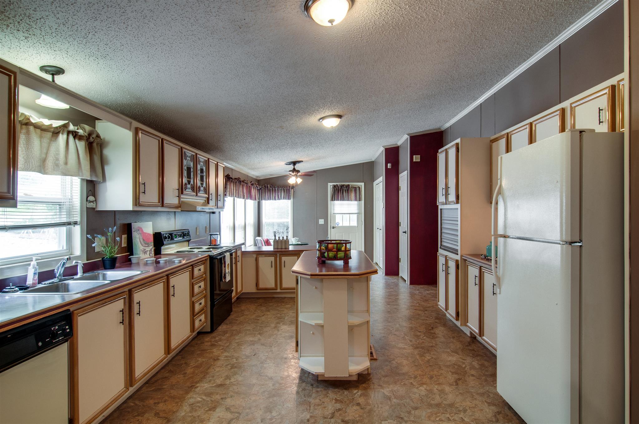 1379 Turkey Creek Road Dickson, TN 37055 - Photo 9 of 20 A kitchen you can really love