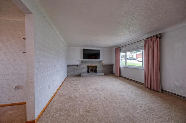$219,900 | 255 Henry Drive, Irwin, PA 15642