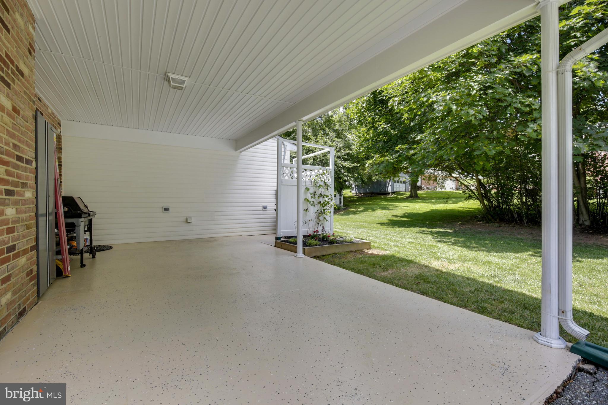 16225 Frederick Road Woodbine, MD 21797 - Photo 11 of 44 Carport