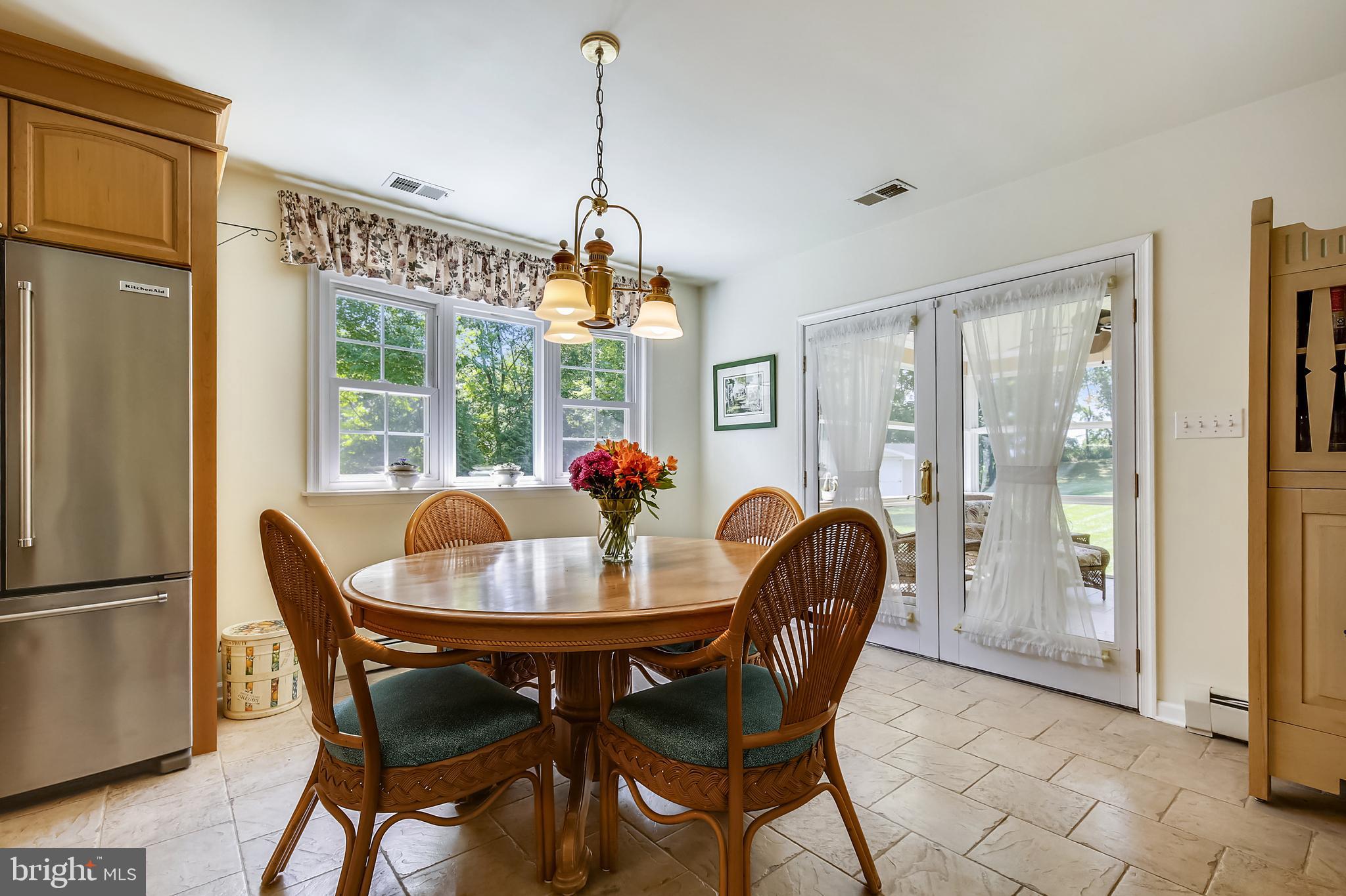 16225 Frederick Road Woodbine, MD 21797 - Photo 15 of 44 Eat in Kitchen