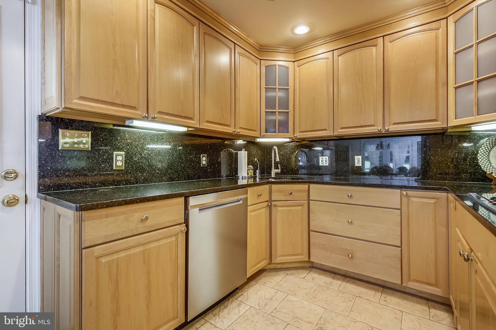 16225 Frederick Road Woodbine, MD 21797 - Photo 19 of 44 Kitchen