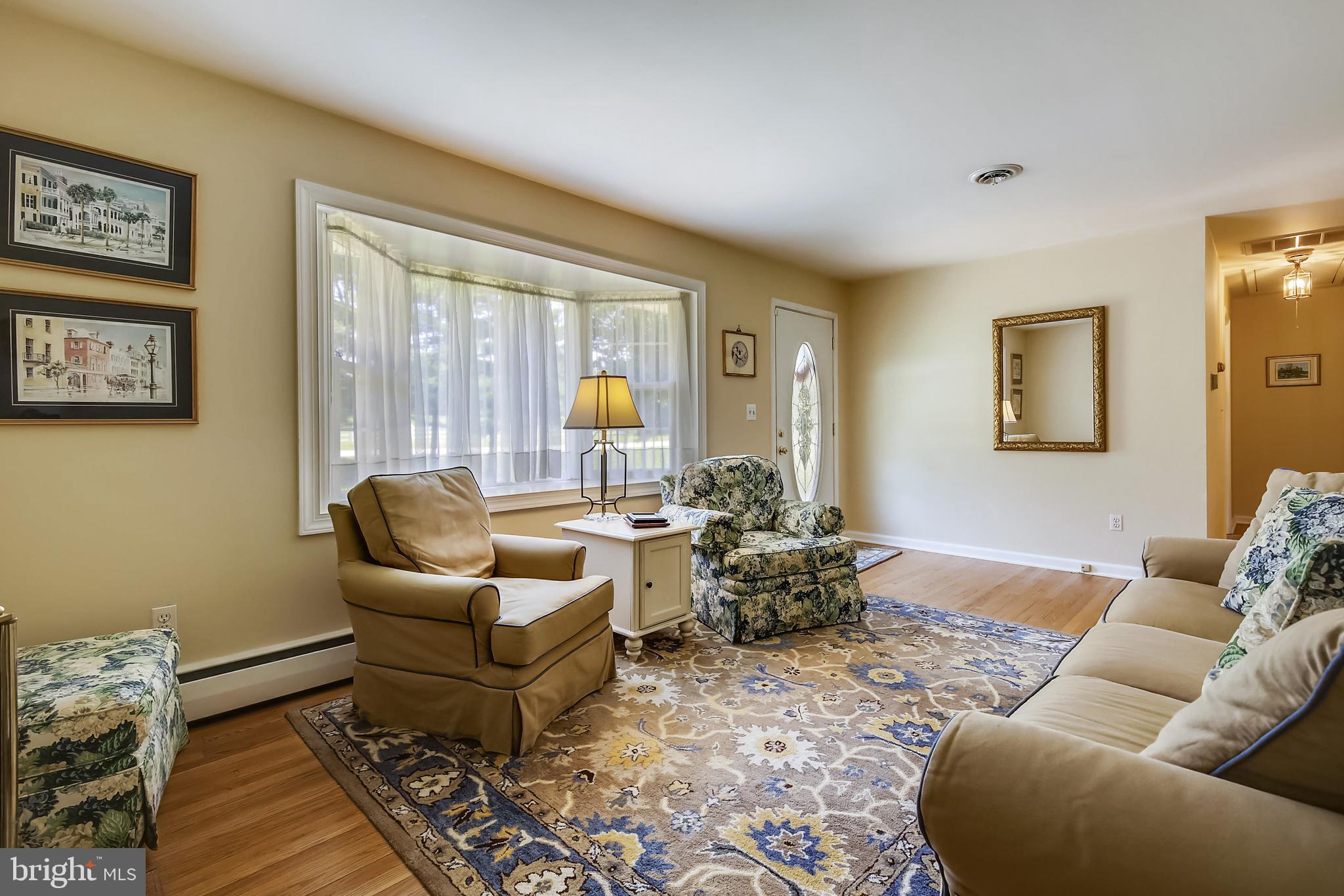 16225 Frederick Road Woodbine, MD 21797 - Photo 22 of 44 LIving Room