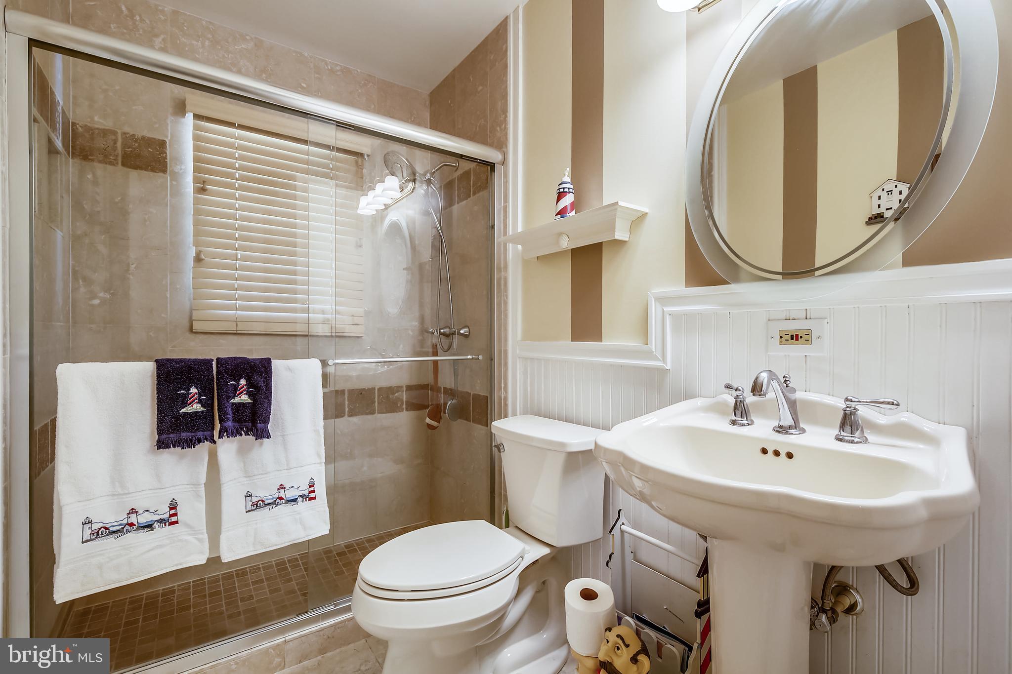 16225 Frederick Road Woodbine, MD 21797 - Photo 30 of 44 Hall Bathroom