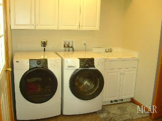 1975 North Raisinville Road Monroe, MI 48162 - Photo 11 of 14 946142-10.JPG