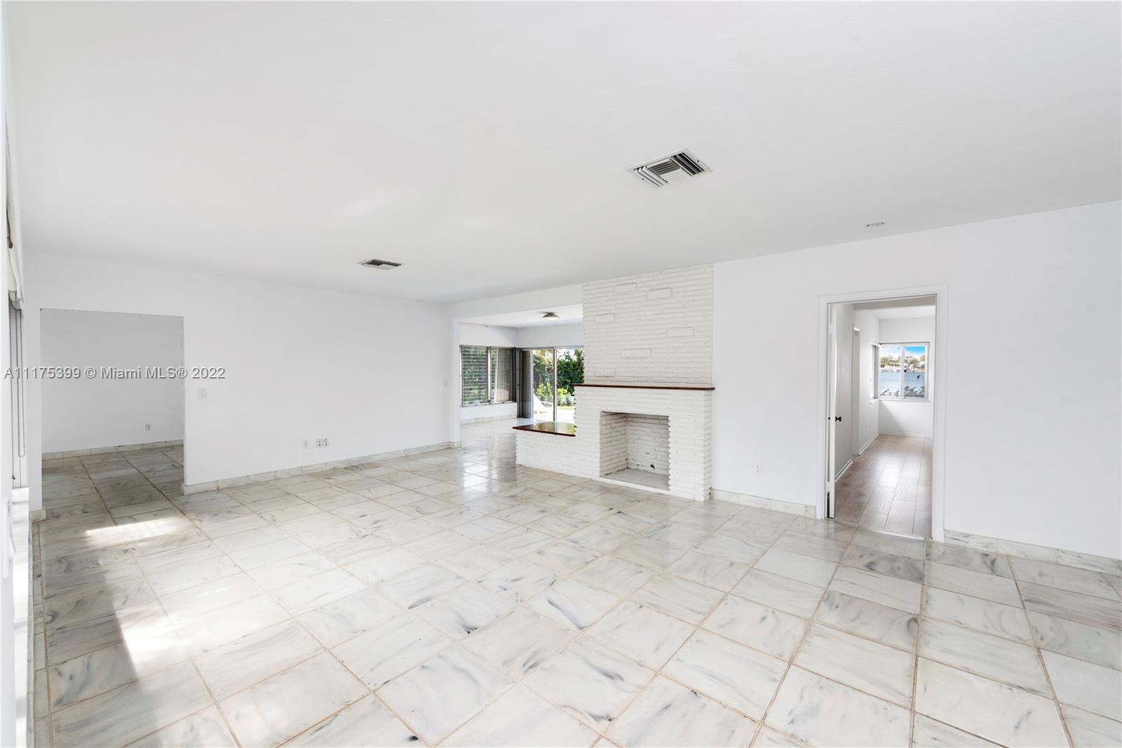 1275 North Biscayne Point Road Miami Beach, FL 33141 - Photo 4 of 39