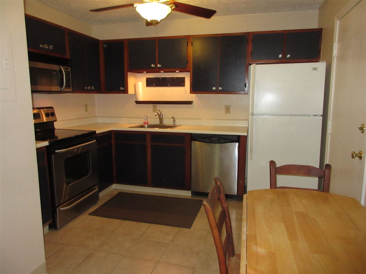 39 Old Hackett Hill Road, Unit 1H Manchester, NH 03102 - Photo 7 of 18