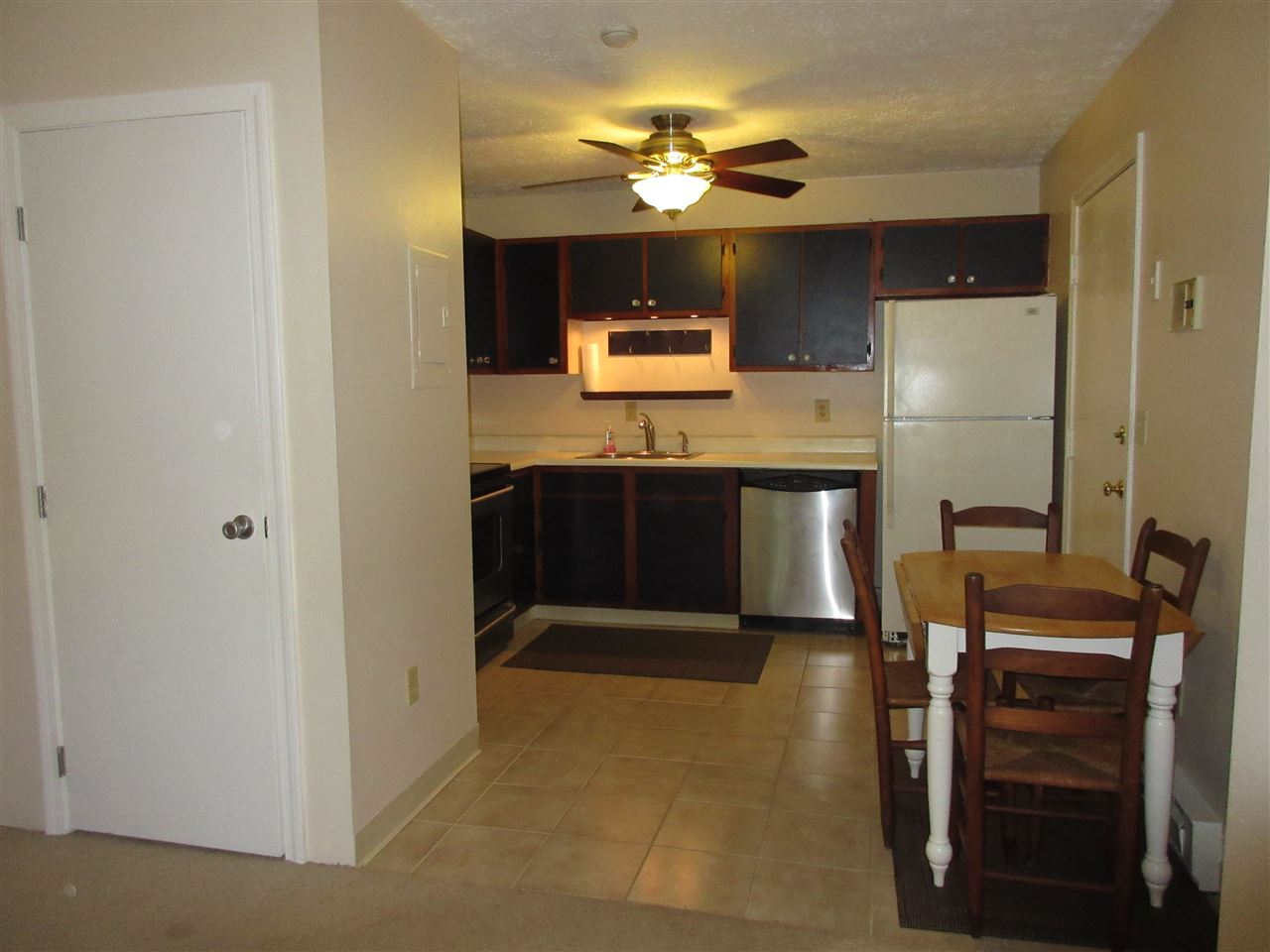 39 Old Hackett Hill Road, Unit 1H Manchester, NH 03102 - Photo 9 of 18