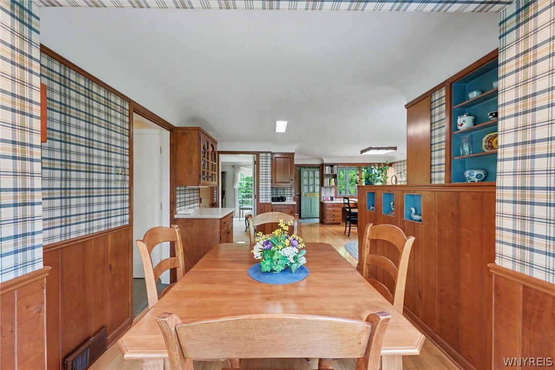 4233 Freeman Road Orchard Park, NY 14127 - Photo 11 of 50 Breakfast room