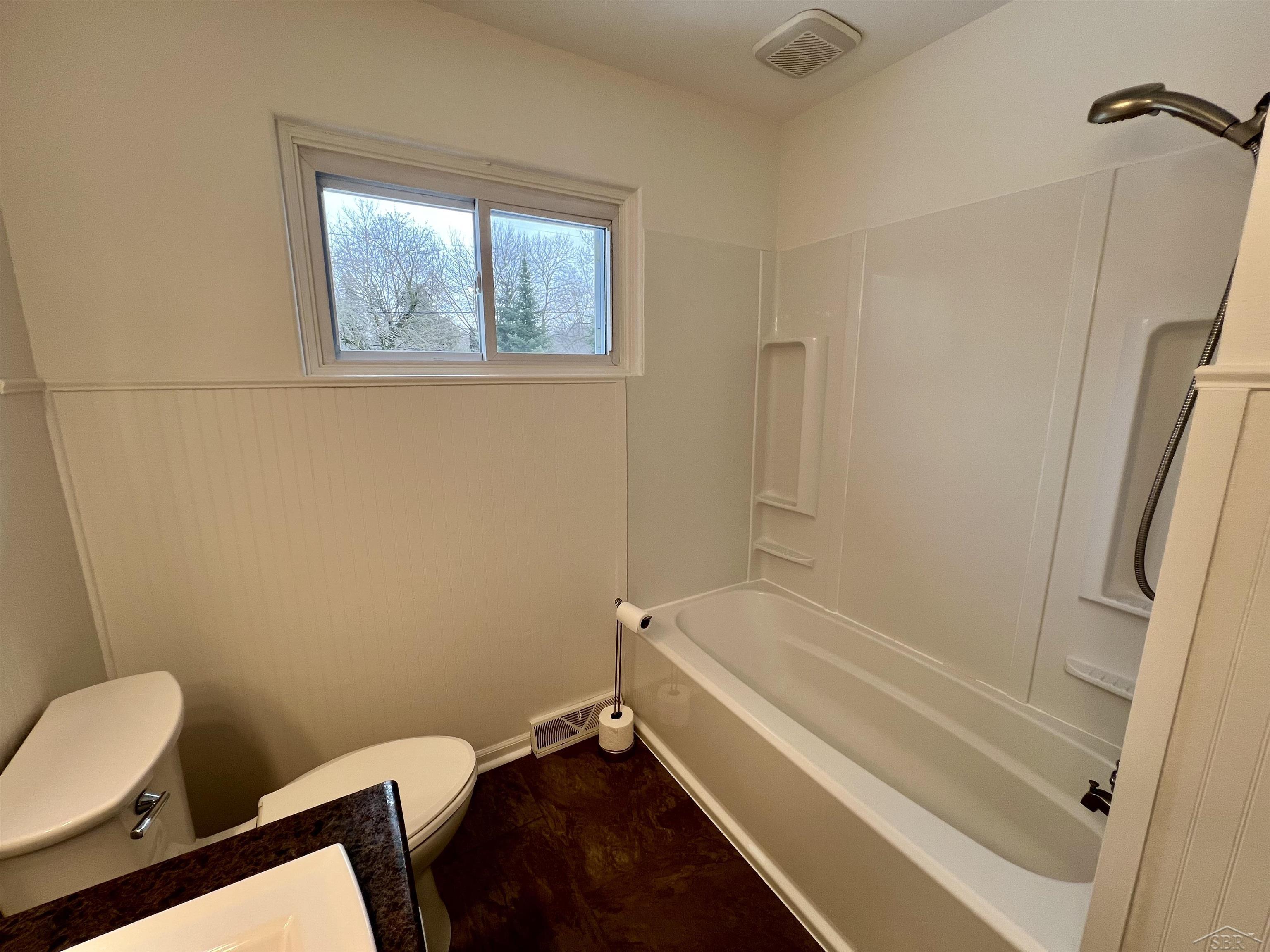 5705 Perrine Road Midland, MI 48640 - Photo 14 of 25 50132481-5445ce06-594e-4fb8-ac2c-8feb58b8d268.JPG