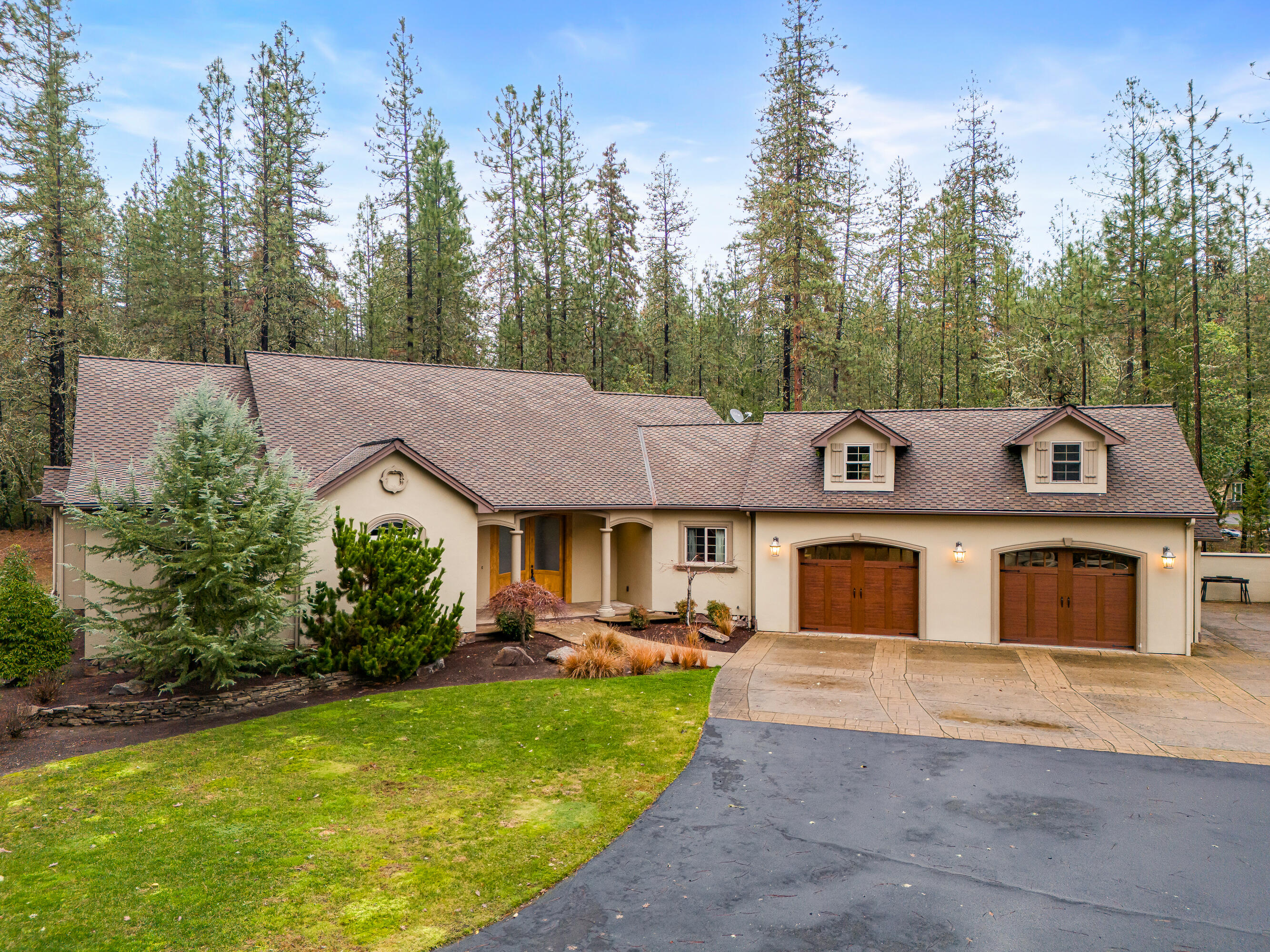 112 East Intervale Road Grants Pass, OR 97527 - Photo 1 of 62 2