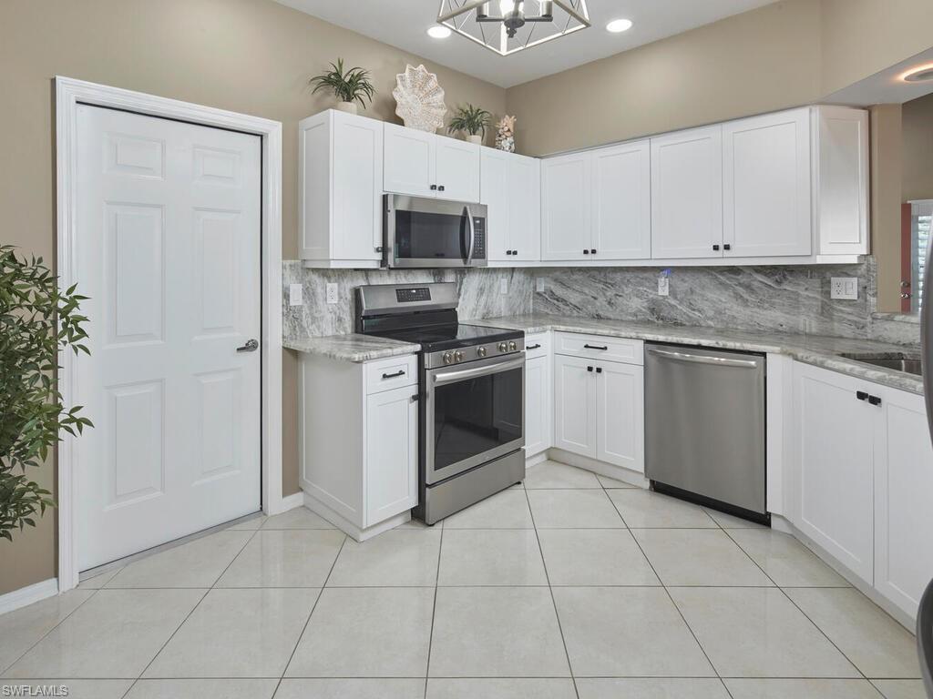 570 Windsor Square, Unit 101 Naples, FL 34104 - Photo 8 of 23
