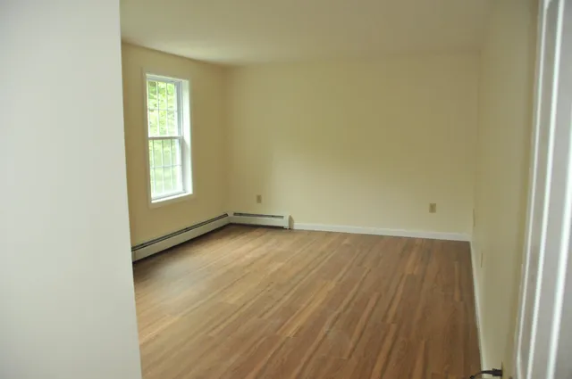 $2,550 | 115 High Rock Road, Unit A, Weare, NH 03281