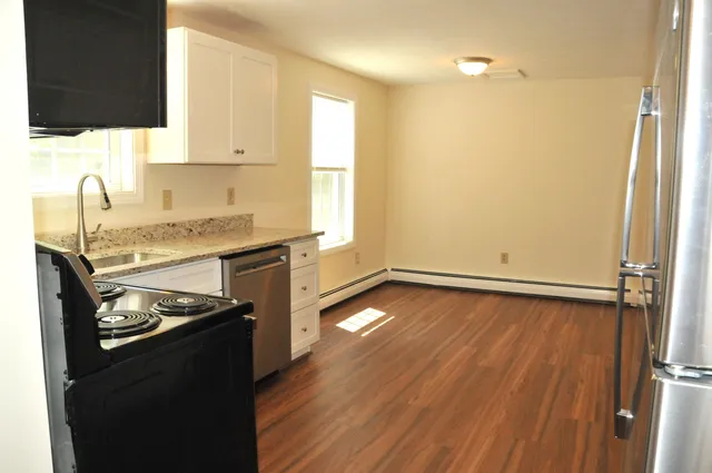 $2,550 | 115 High Rock Road, Unit A, Weare, NH 03281