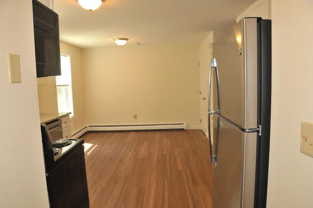 $2,550 | 115 High Rock Road, Unit A, Weare, NH 03281