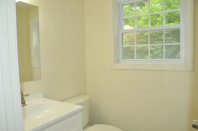 $2,550 | 115 High Rock Road, Unit A, Weare, NH 03281