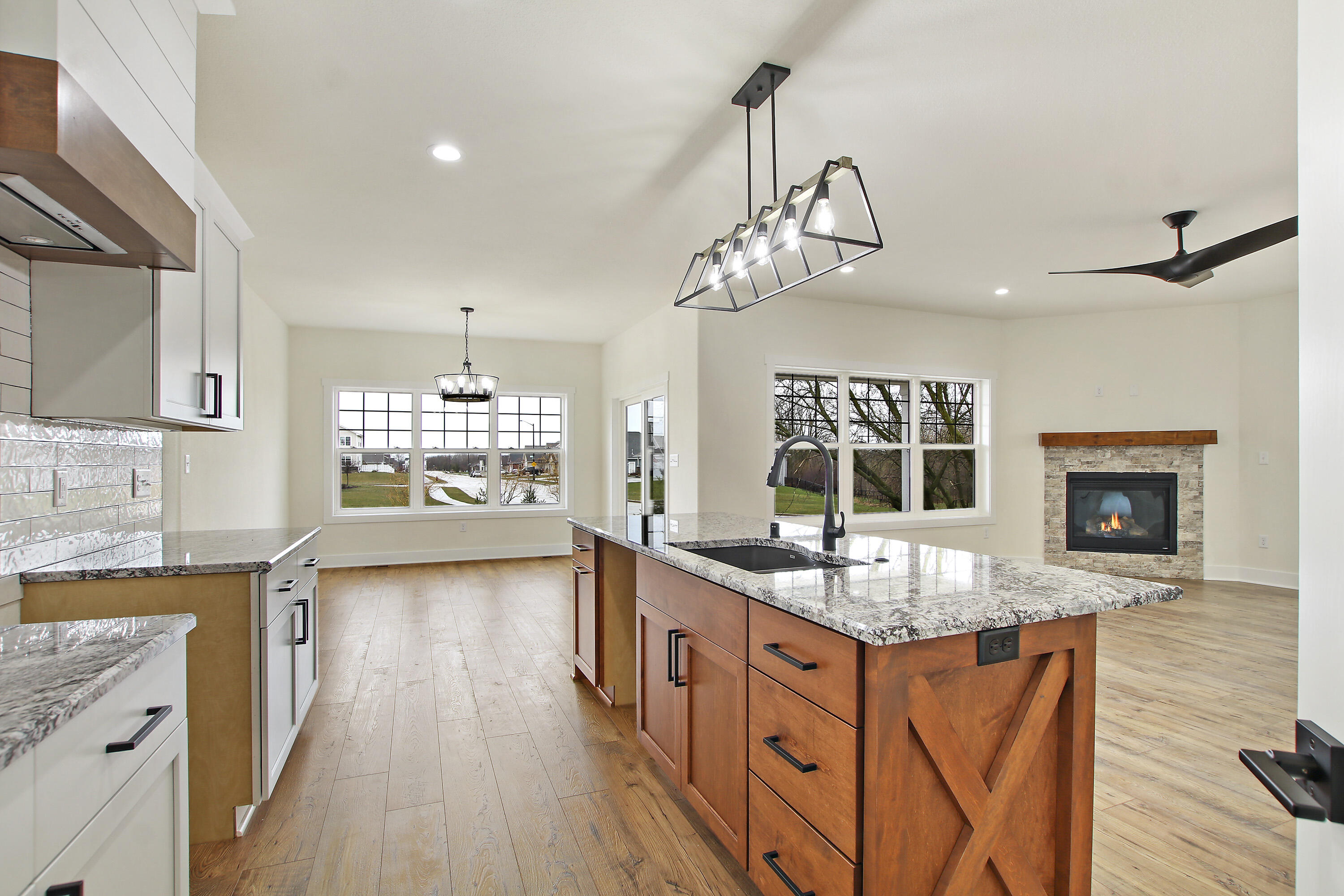 15517 67th Street Kenosha, WI 53142 - Photo 12 of 28 Kitchen