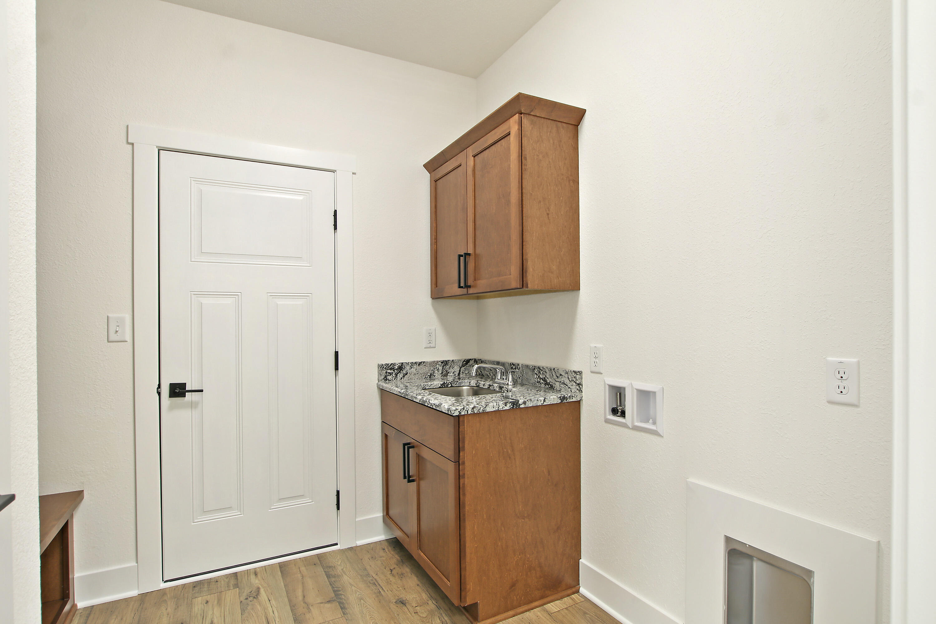 15517 67th Street Kenosha, WI 53142 - Photo 19 of 28 Laundry