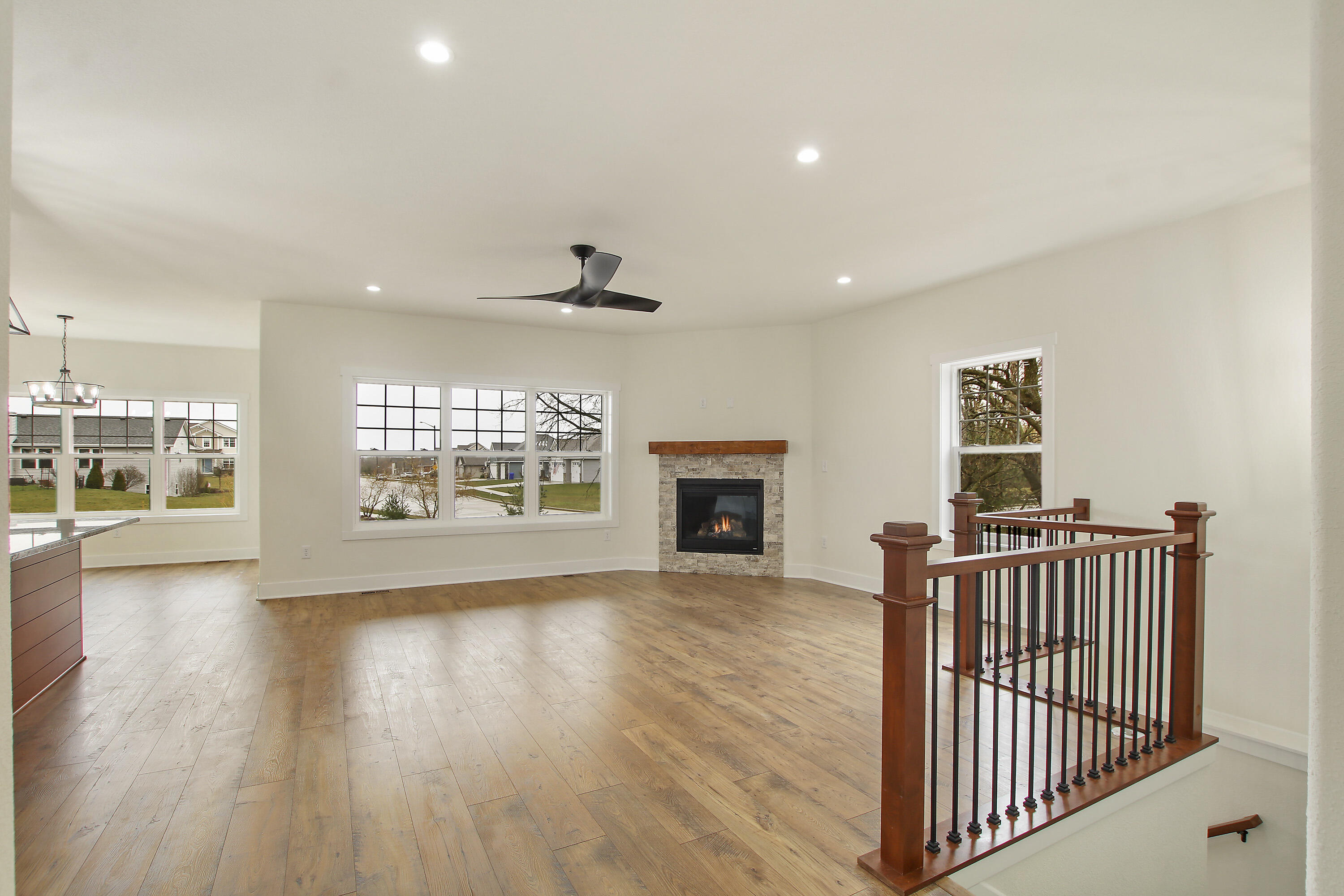 15517 67th Street Kenosha, WI 53142 - Photo 4 of 28 Great Room