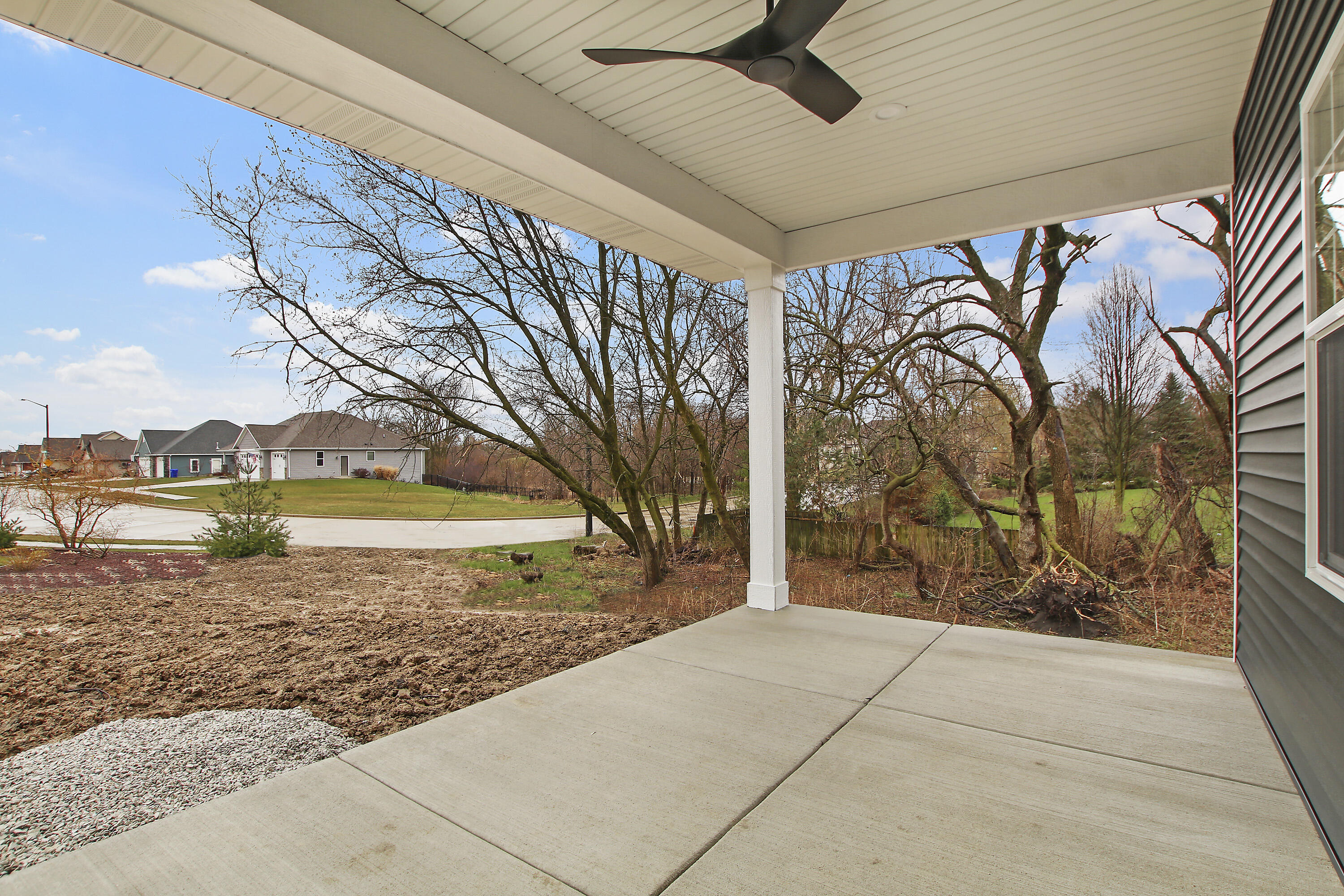 15517 67th Street Kenosha, WI 53142 - Photo 7 of 28 Back Patio
