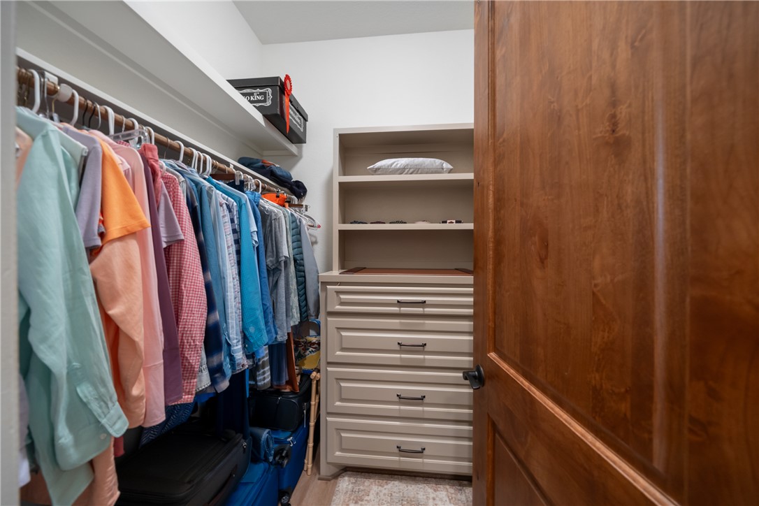 30163 High Spirit Ranch Road Hempstead, TX 77445 - Photo 23 of 49 View of walk in closet
