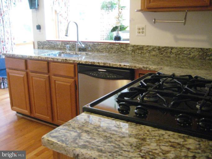 4411 Fieldgreen Road Nottingham, MD 21236 - Photo 6 of 23 Kitchen/Family Room