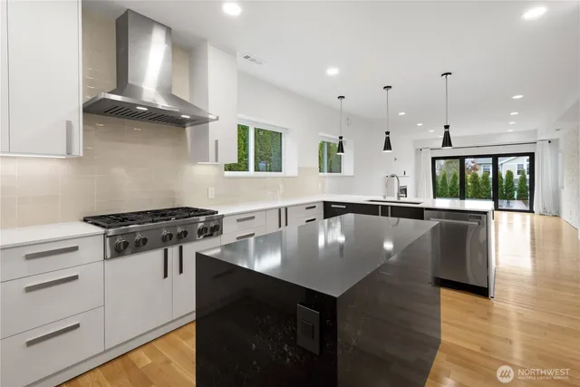 $8,995 | 6402 106th Avenue Northeast, Kirkland, WA 98033