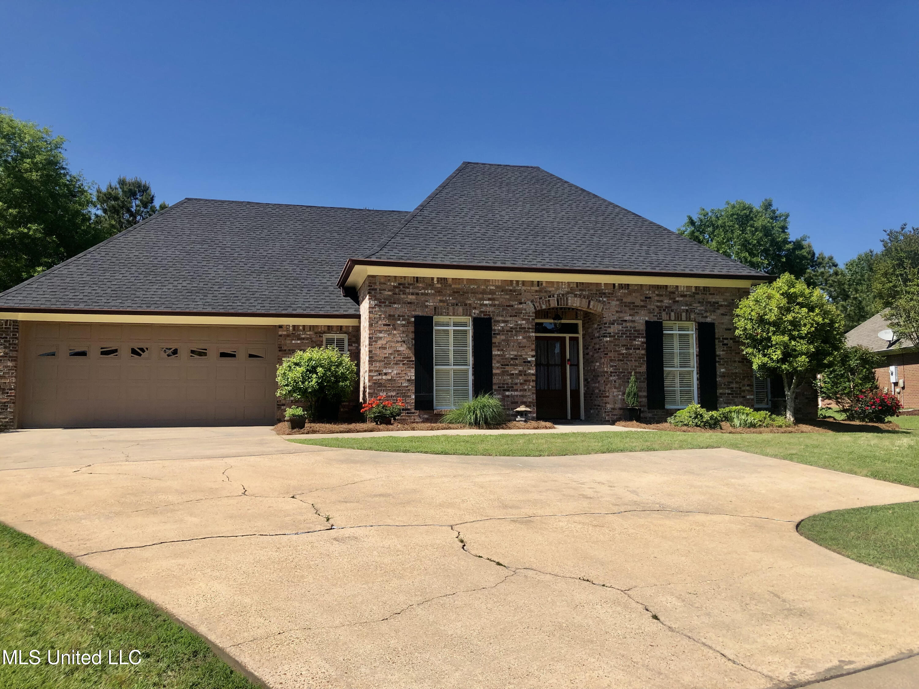 112 Addison Way Canton, MS 39046 - Photo 3 of 48 IMG_7731
