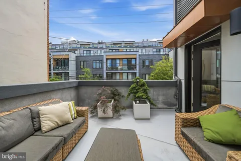 $849,000 | 237 West Thompson Street, Philadelphia, PA 19122