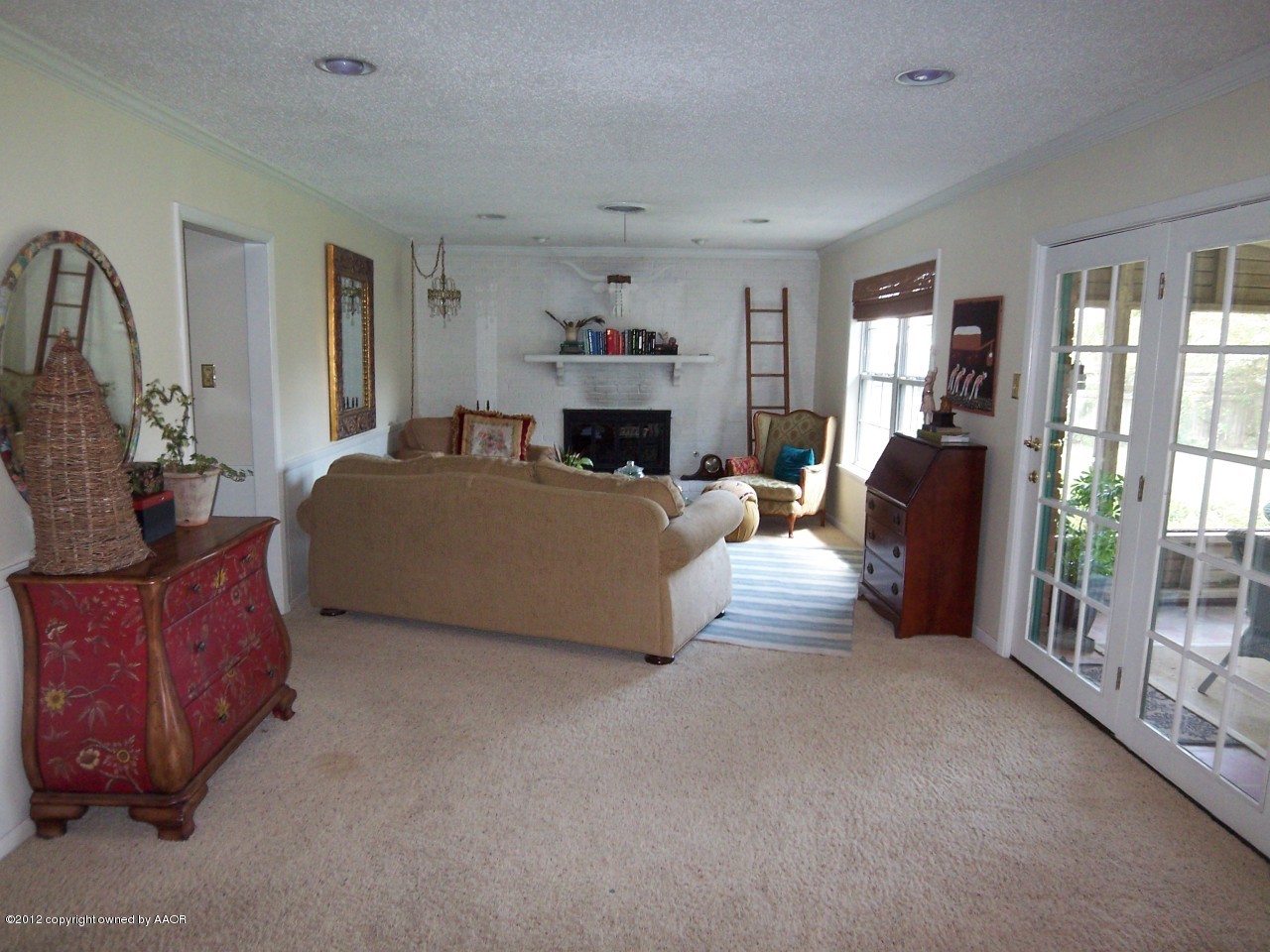4809 Gary Lane Amarillo, TX 79110 - Photo 3 of 19 Living Room
