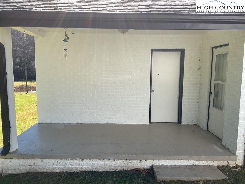 4560 Highway 18 Sparta, NC 28675 - Photo 11 of 43 a view of entry way
