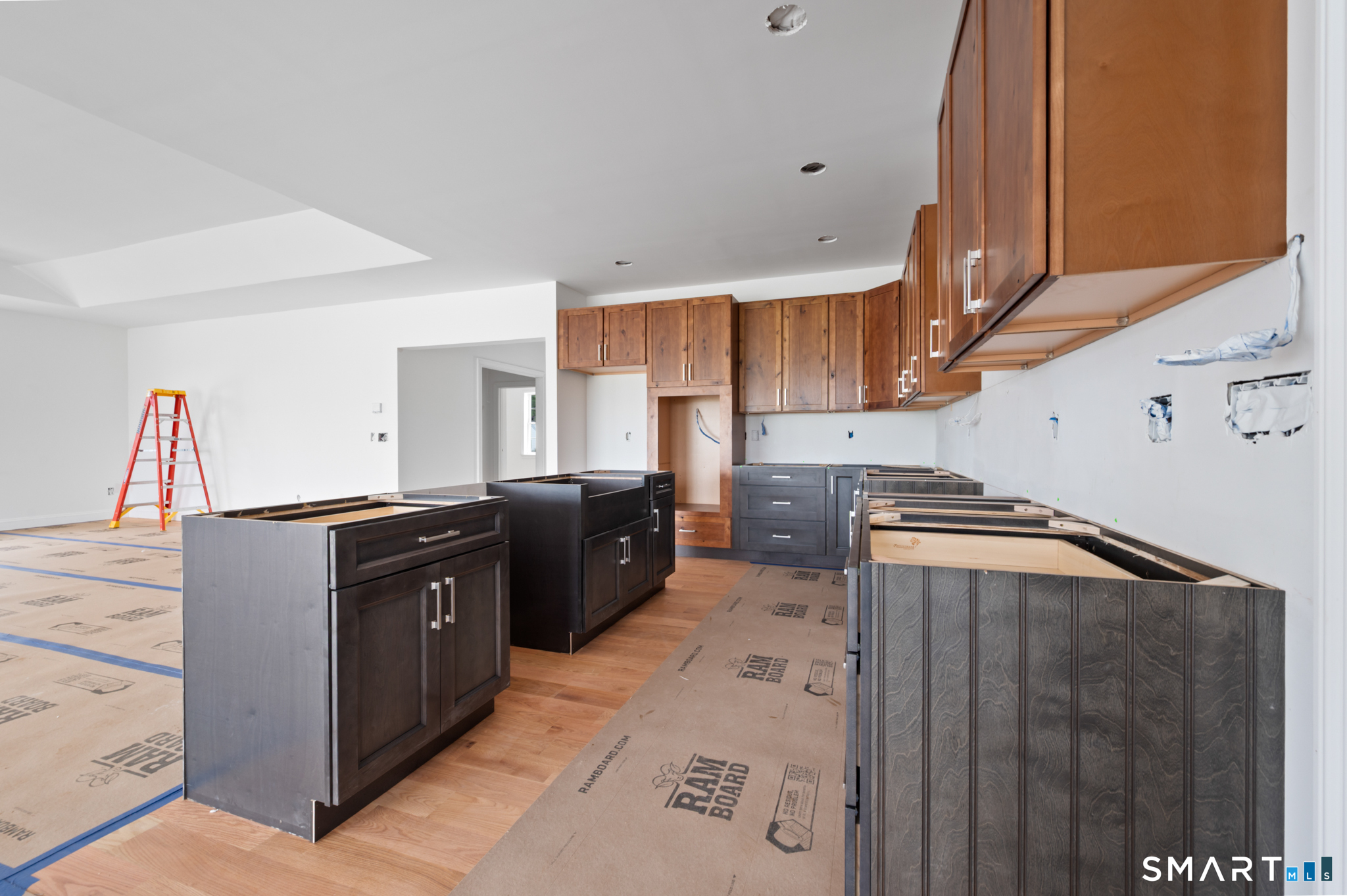 290 Gardner Street Manchester, CT 06040 - Photo 17 of 40