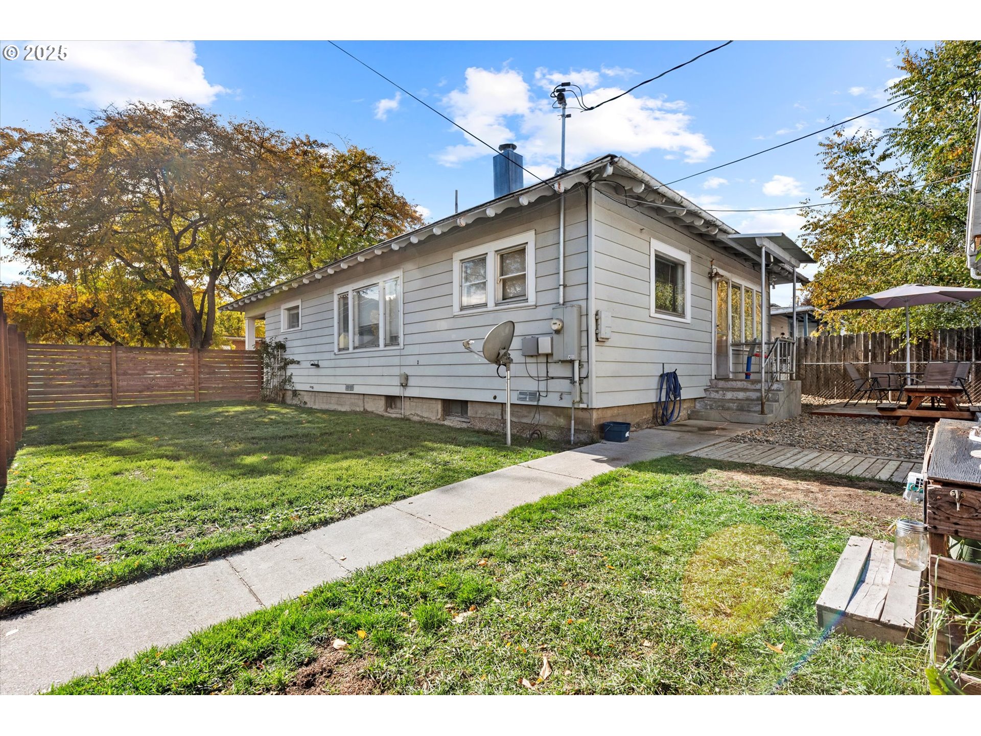 1410 Valley Avenue Baker City, OR 97814 - Photo 24 of 28 a view of a backyard with a garden
