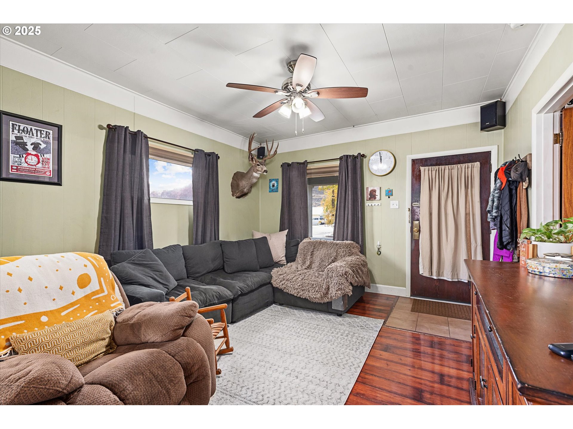1410 Valley Avenue Baker City, OR 97814 - Photo 6 of 28 a living room with furniture and a window