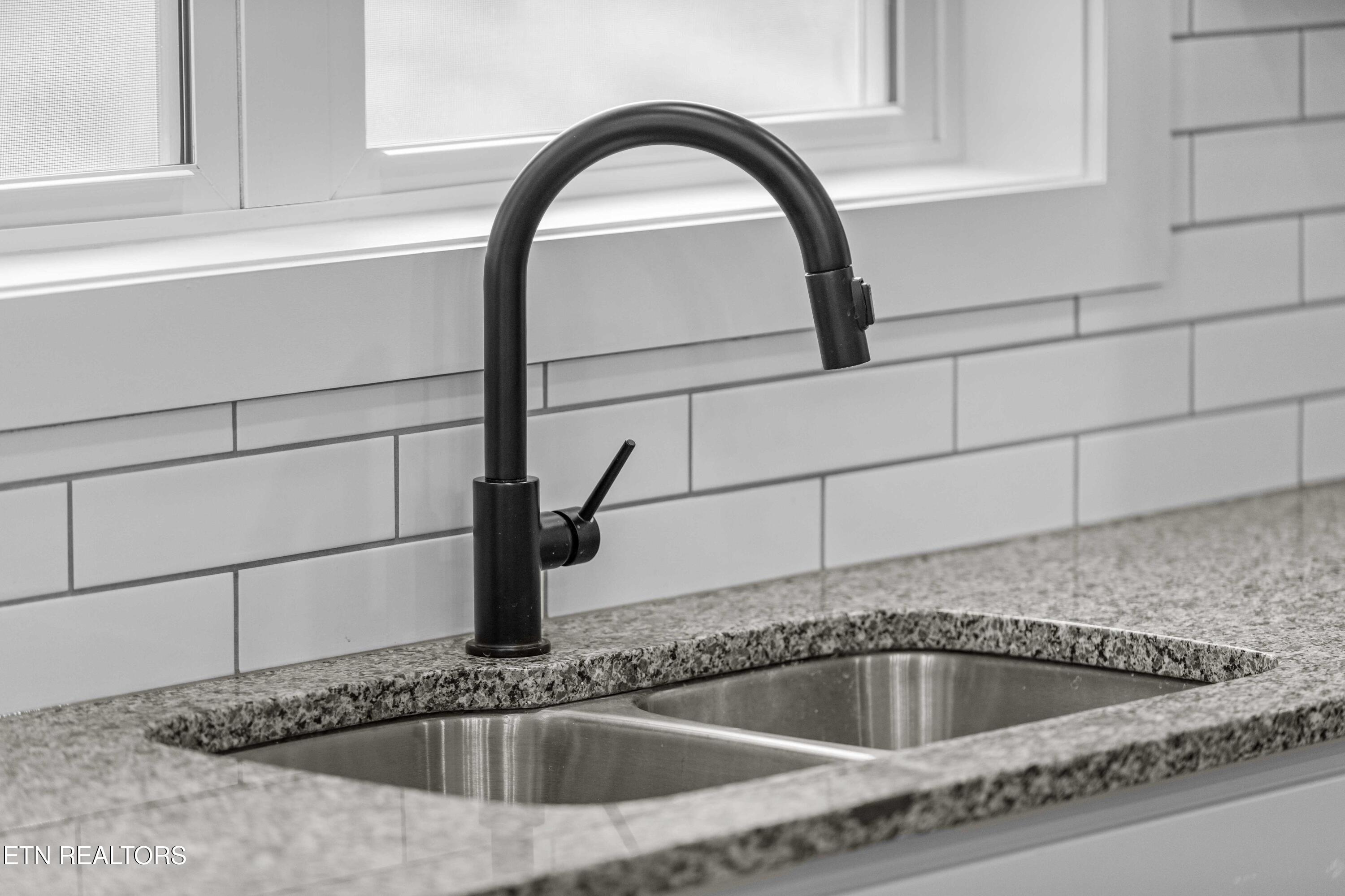 7140 Running Deer Road Knoxville, TN 37920 - Photo 8 of 34 030A6261