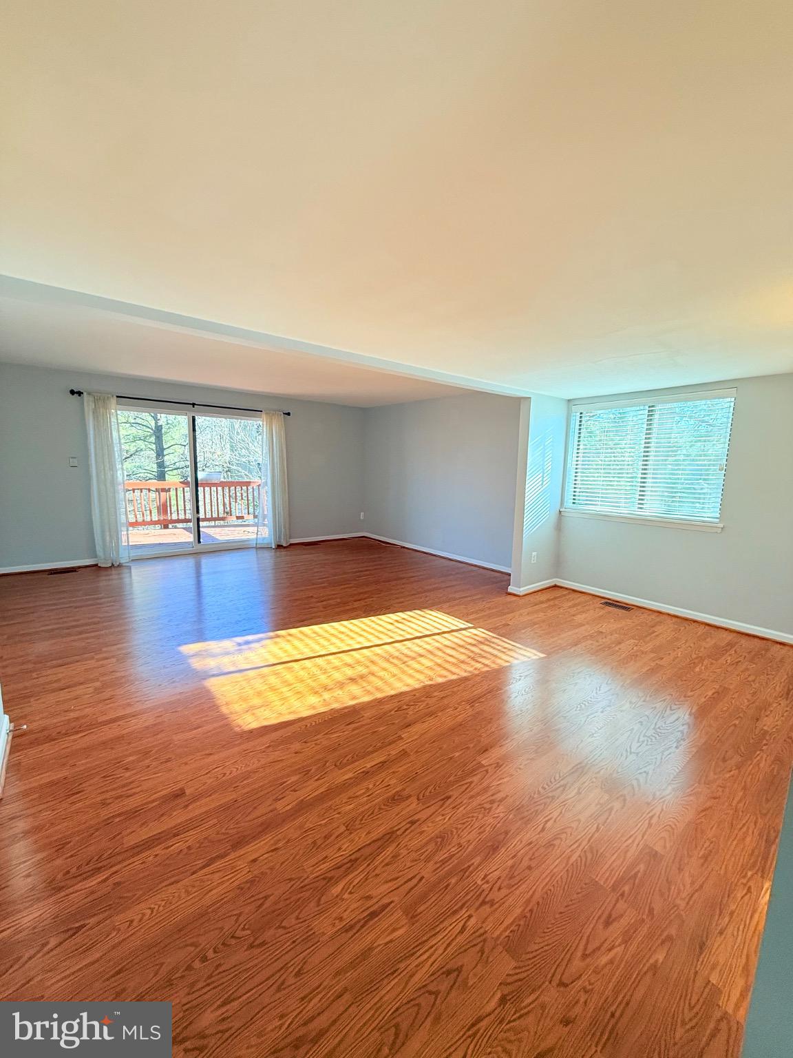 7250 Lasting Way Columbia, MD 21045 - Photo 10 of 39 Spacious room bathed in natural light.