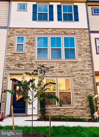 $3,299 | 124 Tolocka Terrace Northeast, Leesburg, VA 20176
