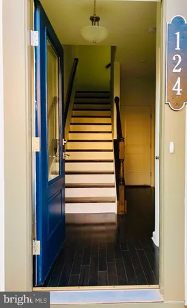 $3,299 | 124 Tolocka Terrace Northeast, Leesburg, VA 20176