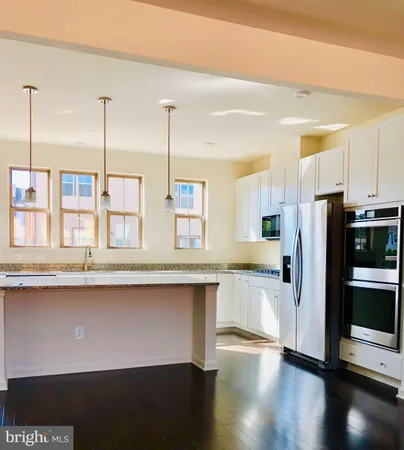 $3,299 | 124 Tolocka Terrace Northeast, Leesburg, VA 20176