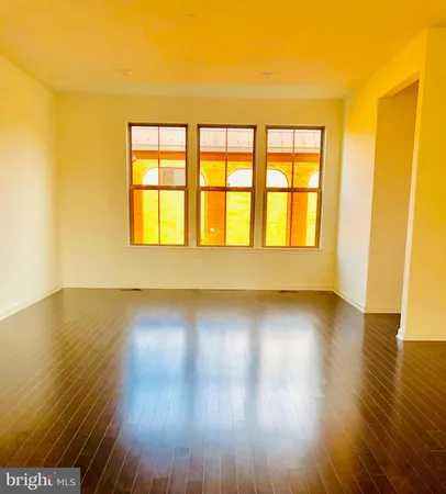 $3,299 | 124 Tolocka Terrace Northeast, Leesburg, VA 20176