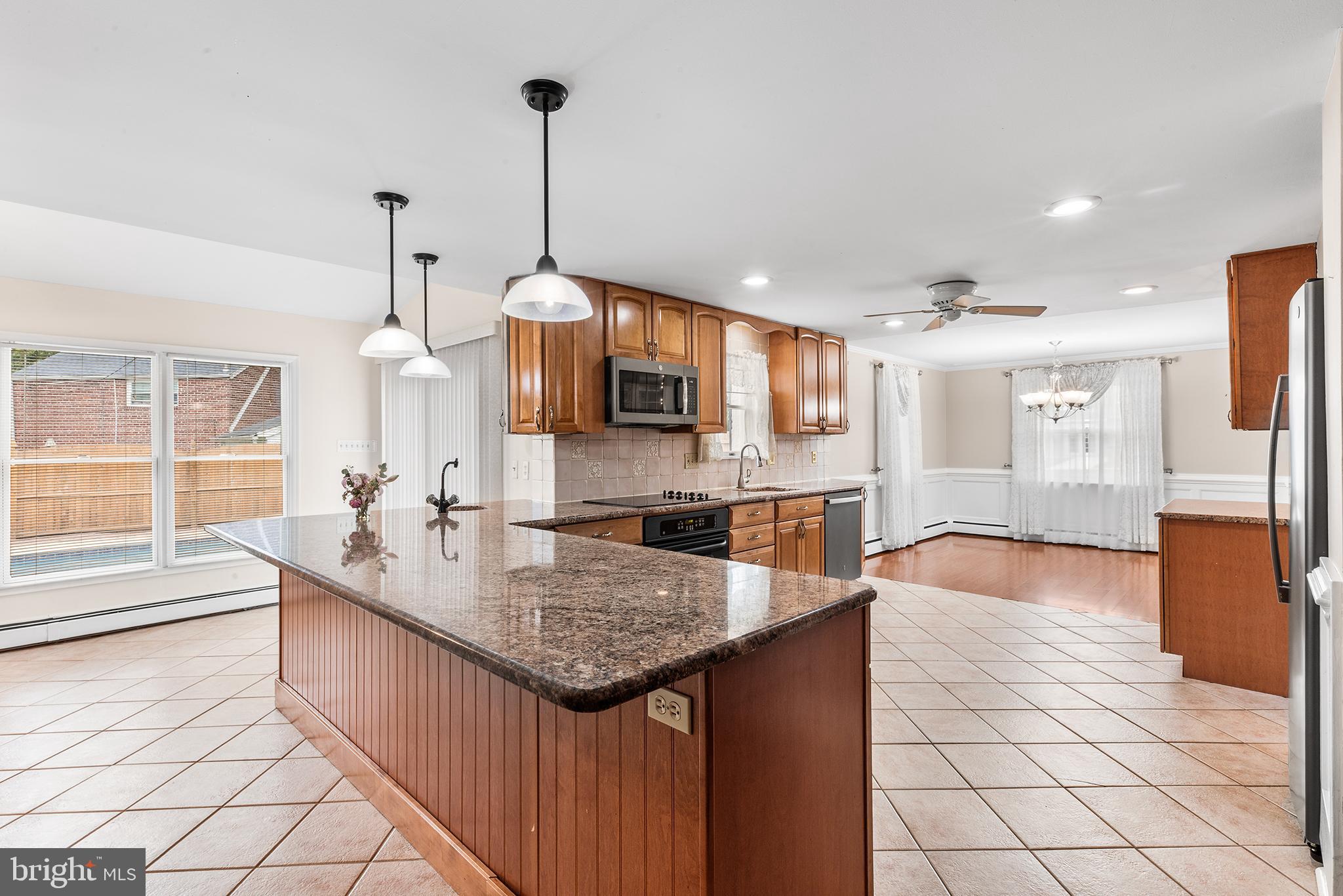 2747 Springhill Road Secane, PA 19018 - Photo 15 of 40 Kitchen