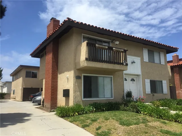 $2,700 | 16701 Lynn Lane, Unit C, Huntington Beach, CA 92649