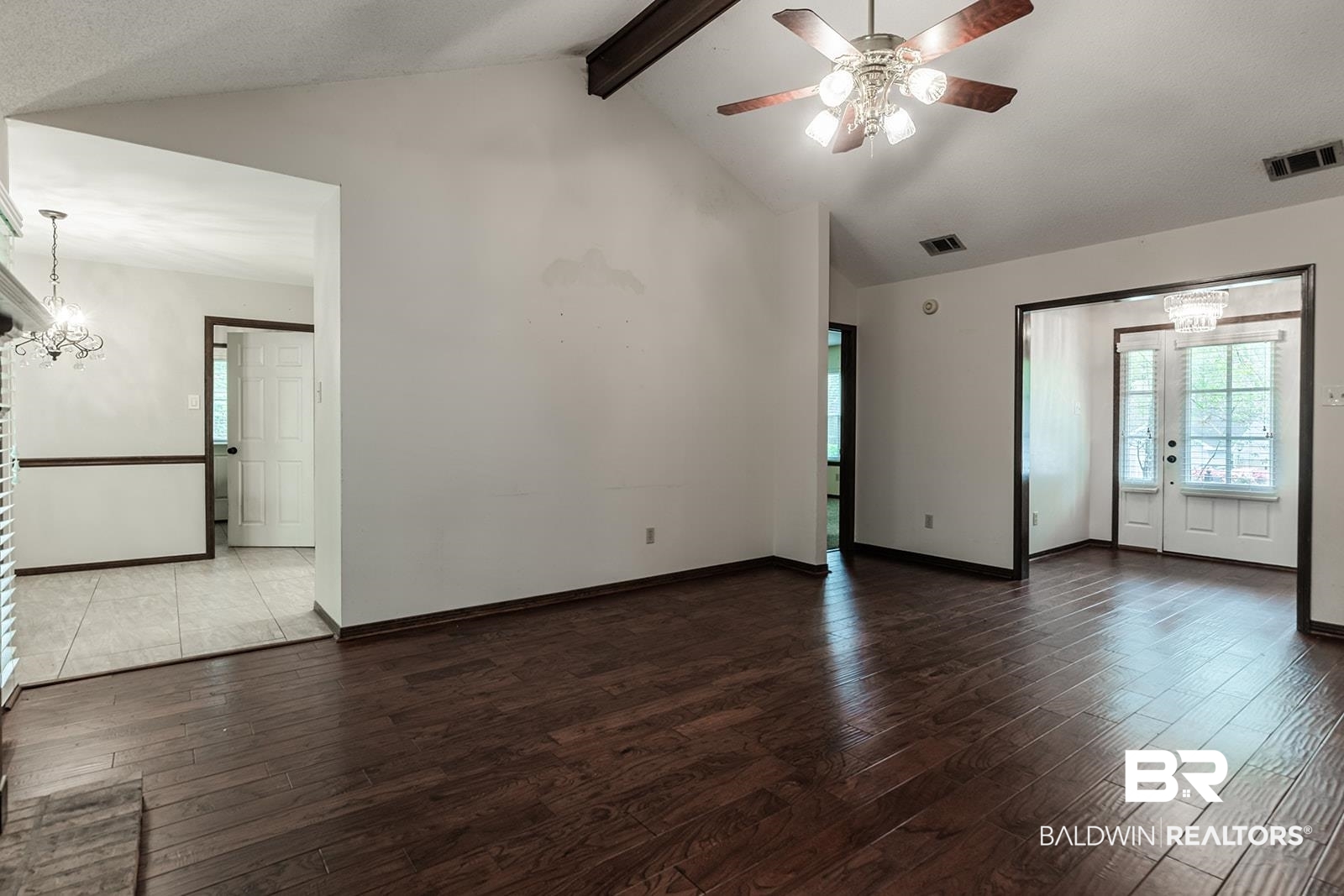 5616 Candia Court Mobile, AL 36693 - Photo 8 of 34 Living Room