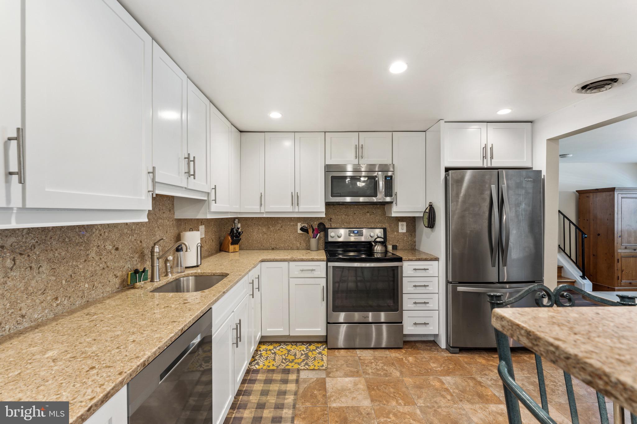 510 Epsom Road Towson, MD 21286 - Photo 18 of 48 Stainless steel appliances