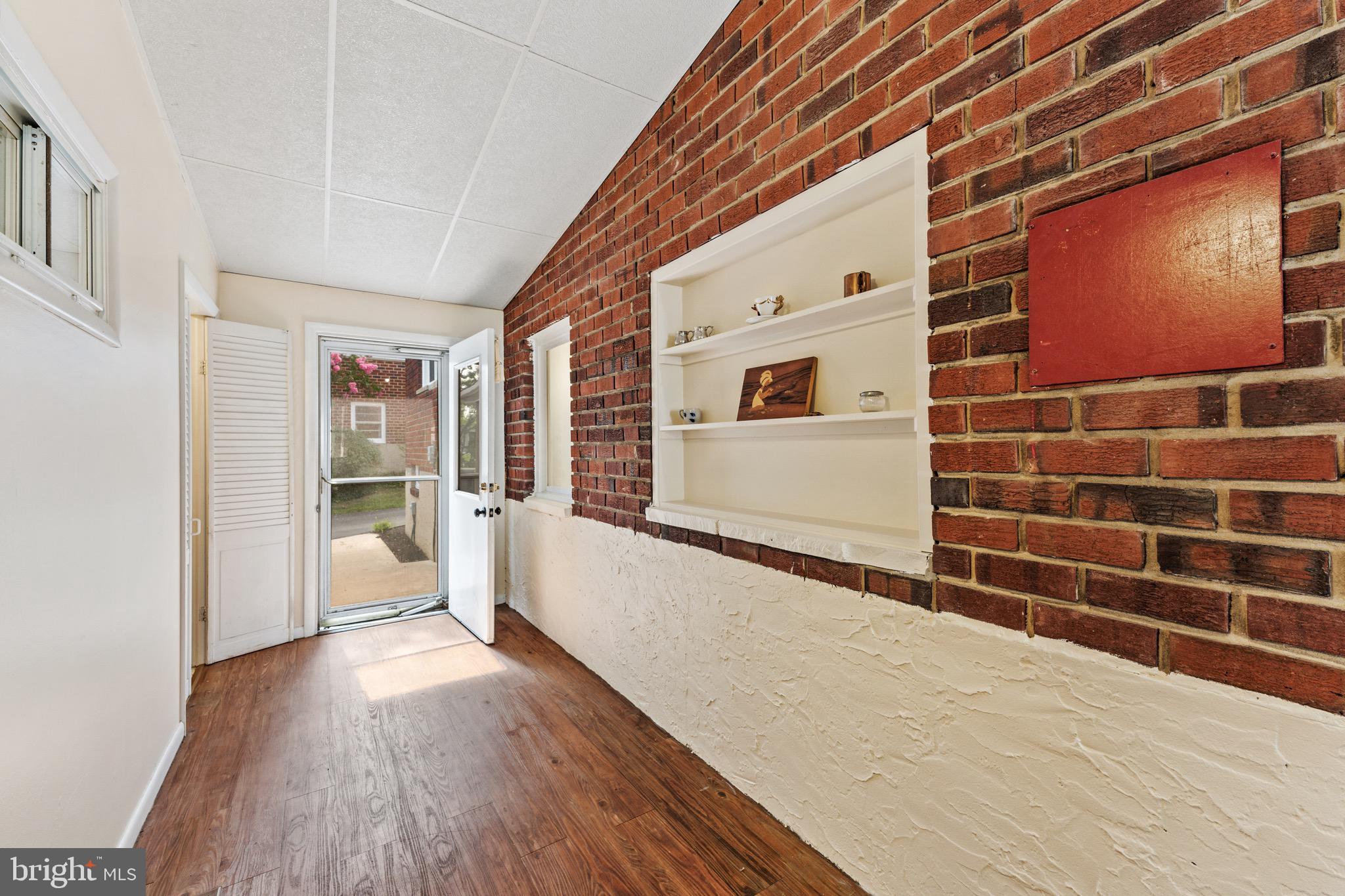 510 Epsom Road Towson, MD 21286 - Photo 23 of 48 Mud room with private entrance to patio
