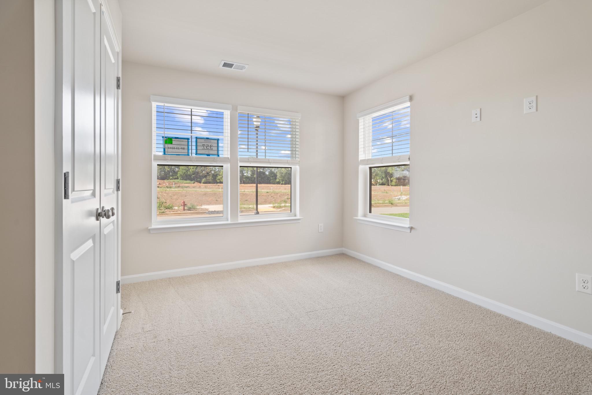 721 Compass Way Frederick, MD 21701 - Photo 4 of 31