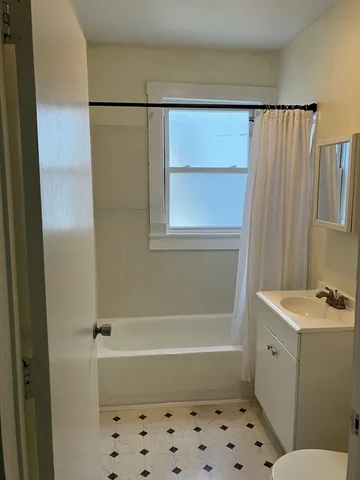 $2,025 | 61 Vine Street, Unit 35, Lynn, MA 01905