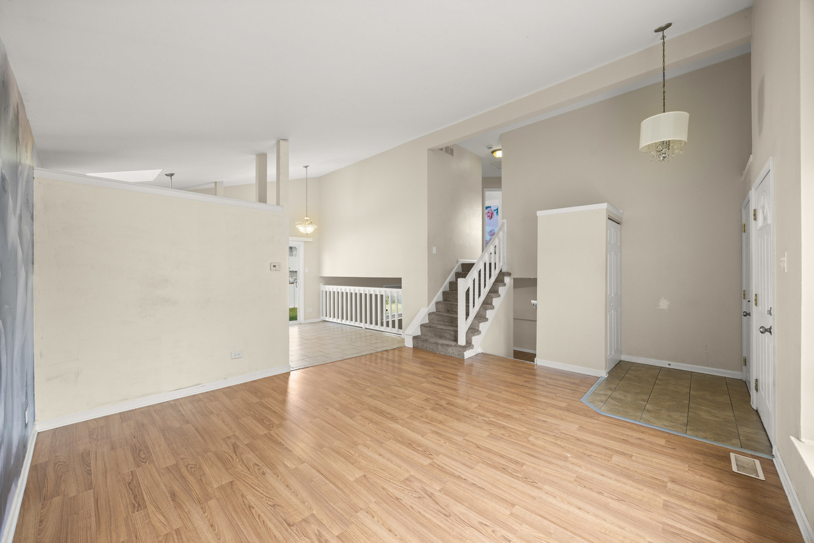 239 Willow Road Matteson, IL 60443 - Photo 6 of 36 Gallery Image 6